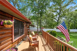 355 Woodland Ave, Manorville, NY 11949 - Photo 3