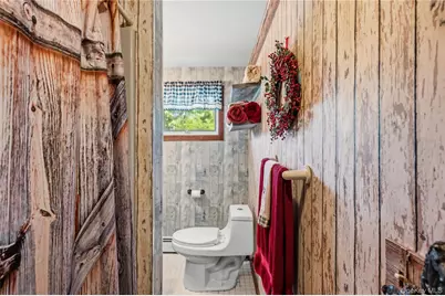 355 Woodland Avenue, Manorville, NY 11949 - Photo 23
