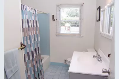 31 Saint Joseph Avenue, Ronkonkoma, NY 11779 - Photo 7