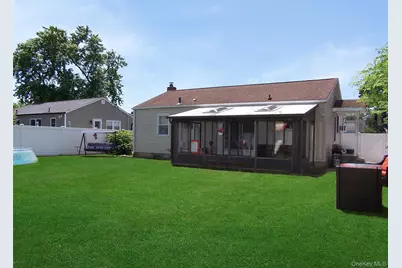 31 Saint Joseph Avenue, Ronkonkoma, NY 11779 - Photo 13