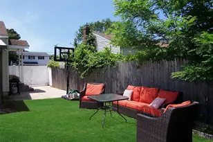 31 St Joseph Ave, Ronkonkoma, NY 11779 - Photo 15