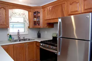 31 St Joseph Ave, Ronkonkoma, NY 11779 - Photo 5