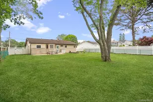 173 Loop Dr, Sayville, NY 11782 - Photo 23