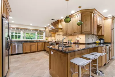 316 S Woods Road, Woodbury, NY 11797 - Photo 15