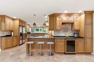 316 S Woods Rd, Woodbury, NY 11797 - Photo 21