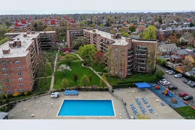 162-01 Powells Cove Boulevard #2G, Whitestone, NY 11357 - Photo 15