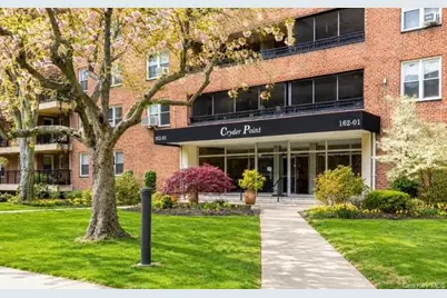 162-01 Powells Cove Boulevard #2G, Whitestone, NY 11357 - Photo 1