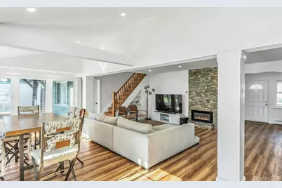 38 Fireplace Lane, Hicksville, NY 11801 - Photo 13