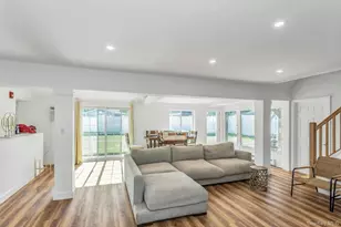 38 Fireplace Ln, Hicksville, NY 11801 - Photo 15