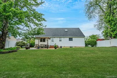 40 Mark Drive, Holbrook, NY 11741 - Photo 7