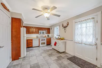 40 Mark Drive, Holbrook, NY 11741 - Photo 19
