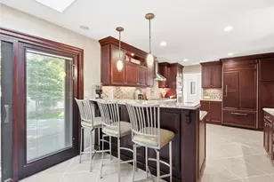 161 Cow Neck Rd, Port Washington, NY 11050 - Photo 11