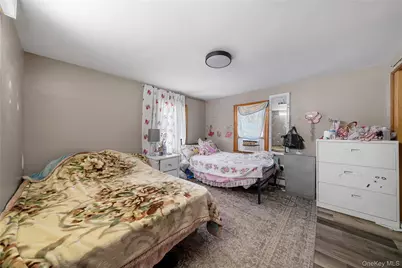 53 Valentine St, Glen Cove, NY 11542 - Photo 13