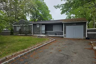 135 Margin Dr E, Shirley, NY 11967 - Photo 3