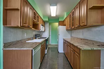 60 Hempstead Avenue #3P, Lynbrook, NY 11563 - Photo 5