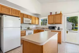 16 Gores Dr, Mastic, NY 11950 - Photo 7