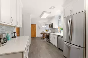 1 Camelot Ln, Saint James, NY 11780 - Photo 11