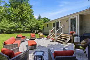 1 Camelot Ln, Saint James, NY 11780 - Photo 25