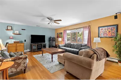 251 Bainbridge Avenue, Thornwood, NY 10594 - Photo 3