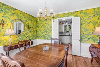 110 Knollwood Road, Rockville Centre, NY 11570 - Photo 13