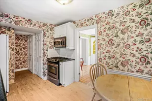 110 Knollwood Rd, Rockville Centre, NY 11570 - Photo 17