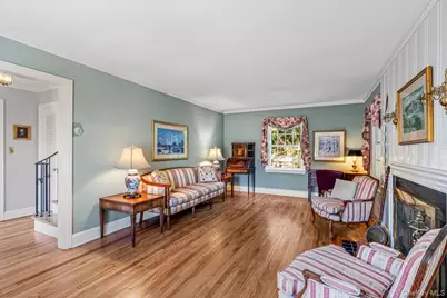 110 Knollwood Road, Rockville Centre, NY 11570 - Photo 9