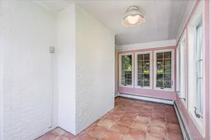 110 Knollwood Rd, Rockville Centre, NY 11570 - Photo 11