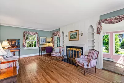 110 Knollwood Road, Rockville Centre, NY 11570 - Photo 7