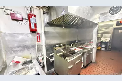 [Address not provided], Forest Hills, NY 11375 - Photo 11