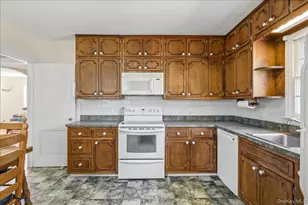 200 Van Buren St, Centerport, NY 11721 - Photo 11