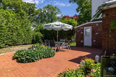 200 Van Buren Street, Centerport, NY 11721 - Photo 31