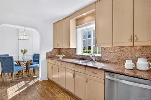 25 Carlton St, Malverne, NY 11565 - Photo 11