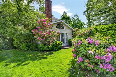 25 Carlton Street, Malverne, NY 11565 - Photo 3