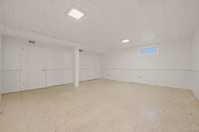 61 Hunter Lane, Hicksville, NY 11801 - Photo 21