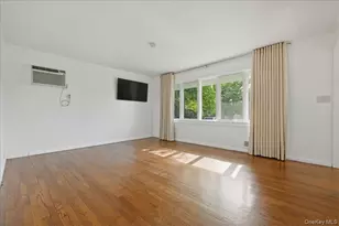 61 Hunter Ln, Hicksville, NY 11801 - Photo 5