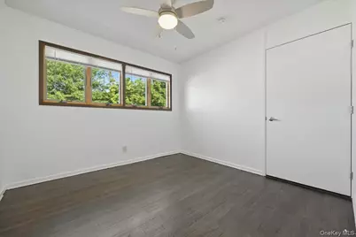 61 Hunter Lane, Hicksville, NY 11801 - Photo 17