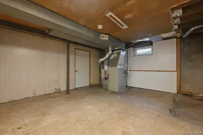 61 Hunter Lane, Hicksville, NY 11801 - Photo 25