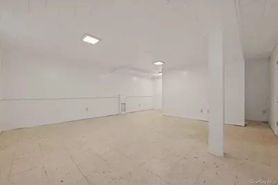 61 Hunter Lane, Hicksville, NY 11801 - Photo 23