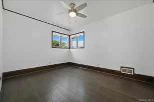 61 Hunter Ln, Hicksville, NY 11801 - Photo 15