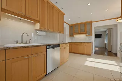 61 Hunter Lane, Hicksville, NY 11801 - Photo 11