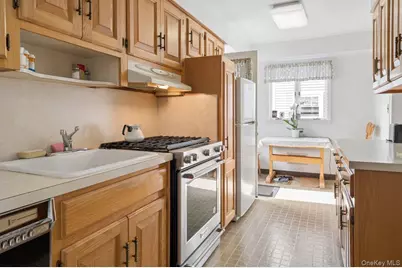 21 Hayes Drive, Eastchester, NY 10709 - Photo 11