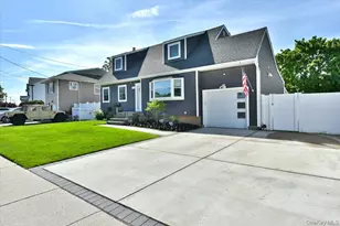 383 Violet St, Massapequa Park, NY 11762 - Photo 3