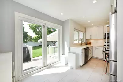 383 Violet Street, Massapequa Park, NY 11762 - Photo 13