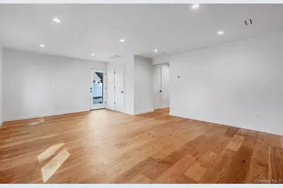 40 Buttercup Lane, Levittown, NY 11756 - Photo 19