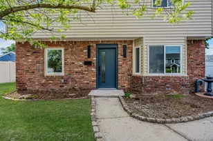 40 Buttercup Ln, Levittown, NY 11756 - Photo 3