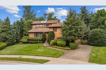 65 Elmtree Lane, Jericho, NY 11753 - Photo 3