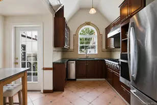 463 Beach Ave, Mamaroneck, NY 10543 - Photo 7