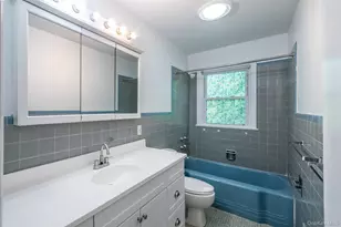 25 Crosshill Rd, Hartsdale, NY 10530 - Photo 17