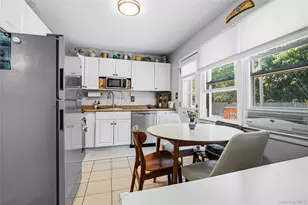 127 Cardinal Ln, Islip, NY 11731 - Photo 7