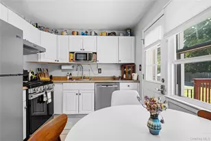 127 Cardinal Ln, Islip, NY 11731 - Photo 9